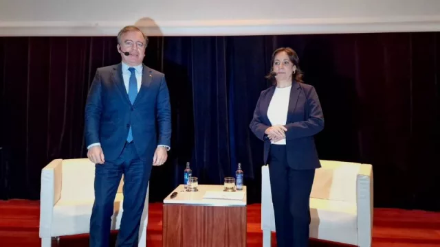 Botas destaca la orientación al cliente y la gobernanza como "puntos clave" del "caso de éxito" de Abanca