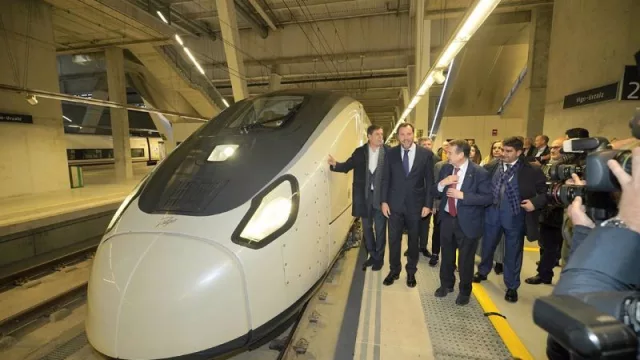 Los trenes Avril empezarán a operar en Galicia en marzo y permitirán ganar 9 frecuencias (y ampliar plazas)