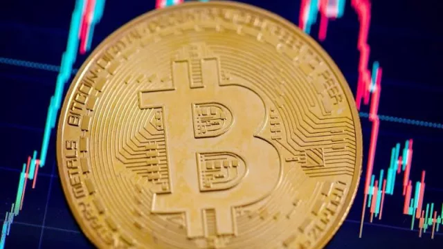 Los ETF de bitcoin movieron más de 4.000 millones en su primer día