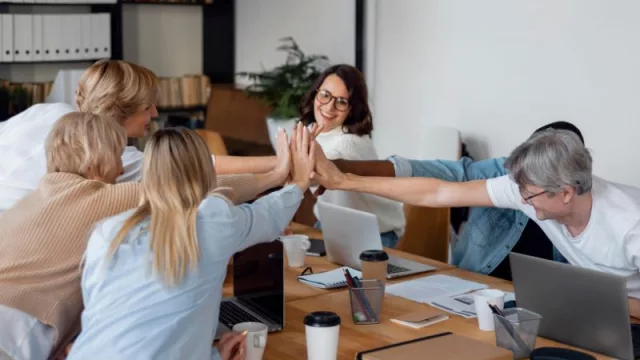 5 retos a los que se enfrentan los profesionales de RRHH este 2024 (la fidelización del talento es uno de ellos, y un reto persistente)