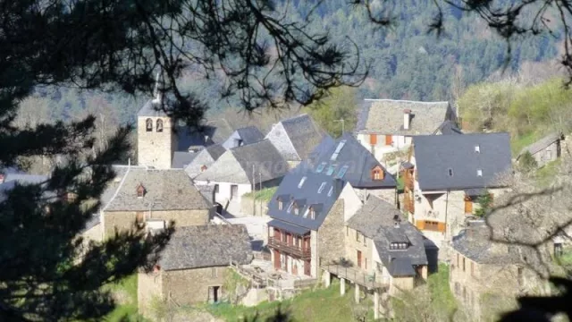 Casi la mitad de los españoles mayores de 18 años hizo turismo rural en 2023 (el 92% de los viajeros afirma tener previsto ir de escapada rural a lo largo del año)