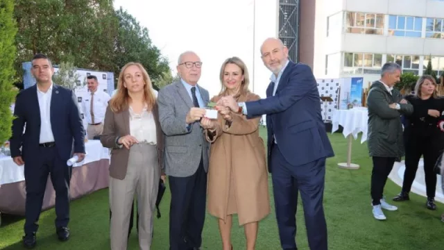 Turisme Comunitat Valenciana avanza hacia el futuro hotelero (con el lanzamiento de la primera ‘habitación inteligente’ en Benidorm)