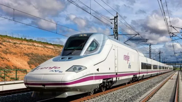 Renfe lanza la campaña ‘4 o más’ para viajar a València durante las Fallas