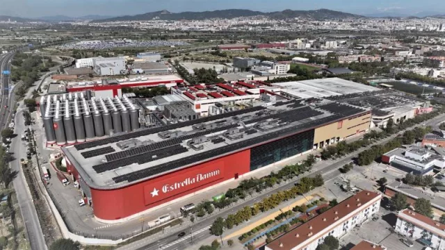 Damm alcanza los 59.000 m2 de parque fotovoltaico tras invertir 3,5 millones de euros (y prevé autoproducir con energía alternativa el 9% de la energía que consume)