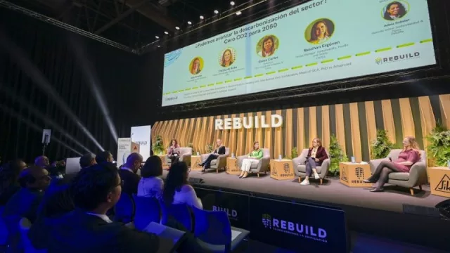Las nuevas generaciones buscan en la edificación empleos más tecnológicos y mejor conciliación (según los expertos en Rebuild 2024)