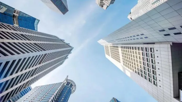 Kreedit advierte que una posible fusión entre BBVA y Banco Sabadell conduciría hacia un “oligopolio”