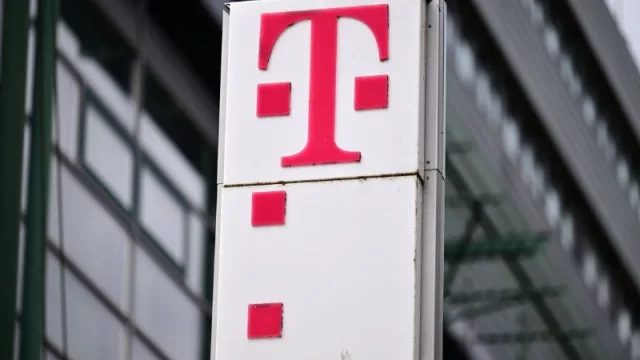 Deutsche Telekom sube un 6% el sueldo a sus empleados (les pagará una prima de 1.550 euros por la inflación)