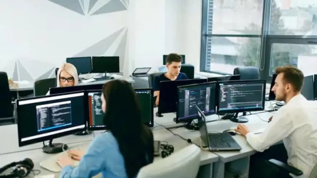 Los/as profesionales TIC, líderes en salario y beneficios (4 de cada 10 encuentran poca dificultad para conciliar)