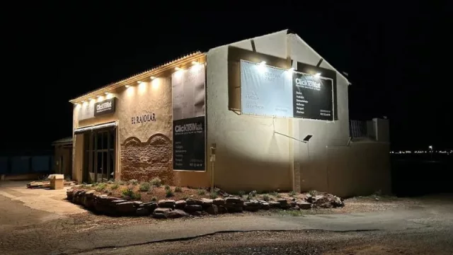 Un grupo de empresas valenciano recupera la mítica alquería de El Rajolar convertida en epicentro del sector de la construcción