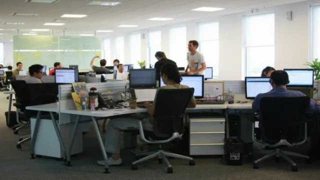 Los trece sectores donde hay más trabajo en cataluña y los perfiles más demandado (Spoiler Alert: el sector de la Industria es uno de ellos)