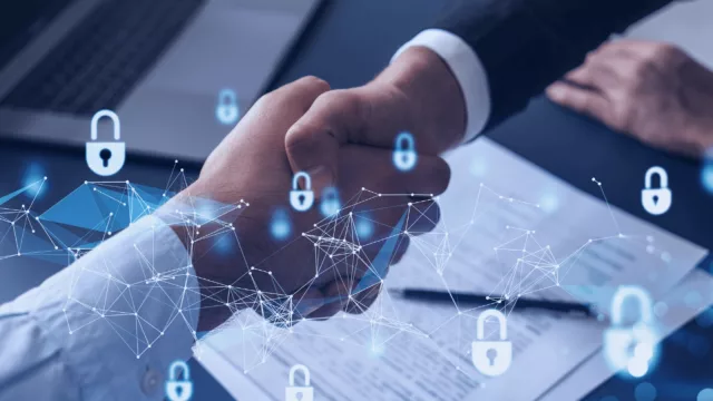 El 76% de las empresas mejoran sus ciberdefensas para poder optar a un ciberseguro, según una encuesta de Sophos