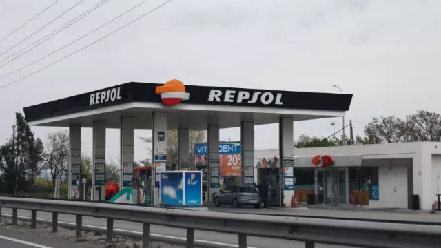 Repsol alcanza las 350 estaciones de servicio en la Península Ibérica con combustible 100% renovable