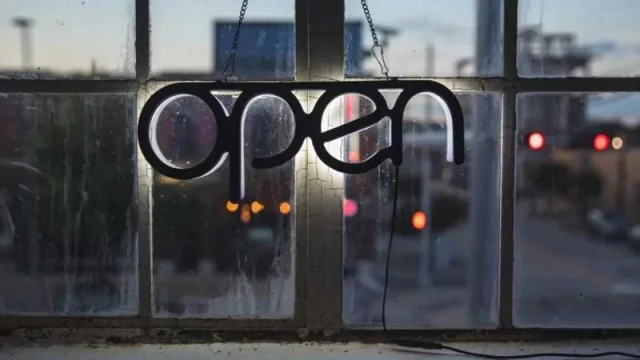 Snowflake se asocia con Meta para alojar y optimizar una nueva familia de modelos insignia en Snowflake Cortex AI