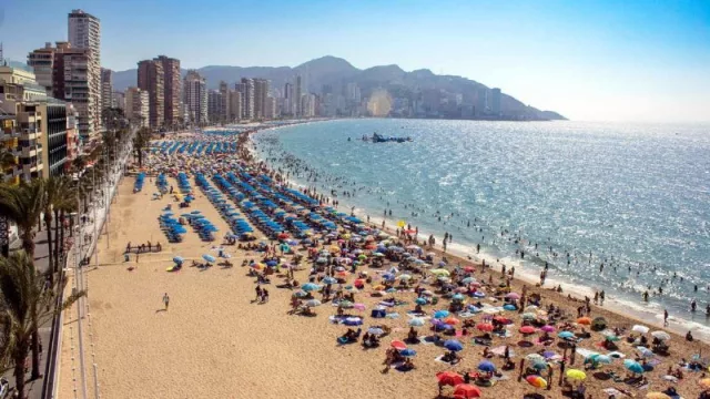 Benidorm, Madrid, Barcelona, Málaga y Peñíscola, las ciudades españolas con más demanda este verano (según datos de eBooking)