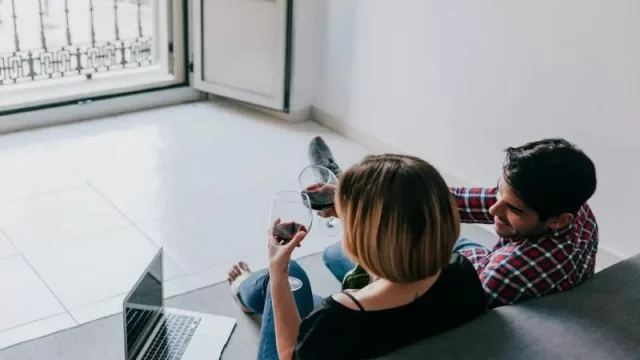 Los alquileres de 1 dormitorio en Barcelona ya superan los 1.500 euros (¿qué perfiles están dispuestos a pagar esta cantidad al mes?)