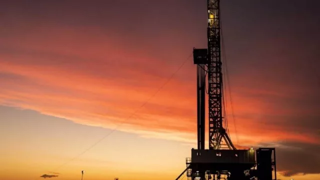 La petrolera argentina YPF vende los 15 primeros yacimientos poco rentables a seis empresas