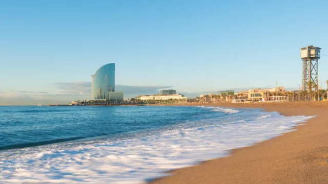 El sector comercial catalán demanda nuevas licencias hoteleras ante la retirada de pisos turísticos