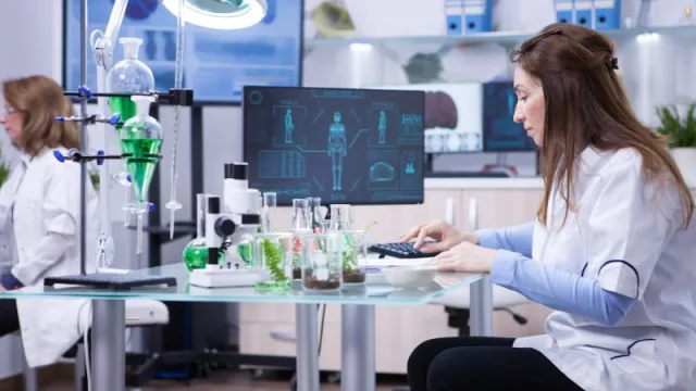 Un mercado que crecerá un 15% anual hasta 2030 gracias a la transformación digital (spolier alert: uno de los símbolos es `La copa de Higia)