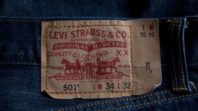 Levi Strauss evalúa la venta de 'Dockers' (mientras ajusta a la baja sus previsiones anuales tras los resultados del tercer trimestre)