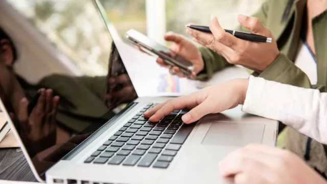 Plataformas comparativas online: la principal fuente de información para los compradores de seguros de coche