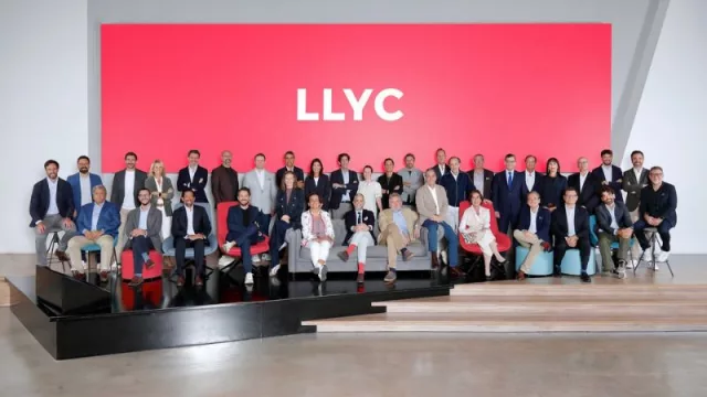 LLYC reúne a sus Socios en Valencia con el foco puesto en la transformación