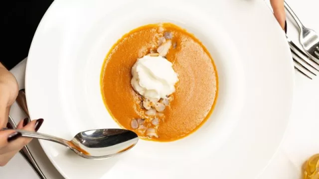 El Café de la Ópera te presenta una nueva experiencia que no te puedes perder: "La Zingarella", un menú y un cena cantada que no te dejaran indiferente