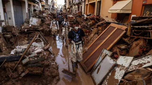 La Fundación Amancio Ortega ha repartido el 75% del fondo de ayuda a los municipios afectados por la DANA