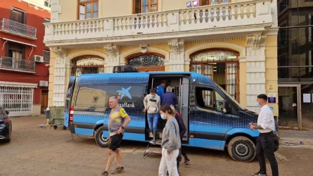 CaixaBank facilita la tramitación de líneas ICO para afectados por la DANA en sus oficinas