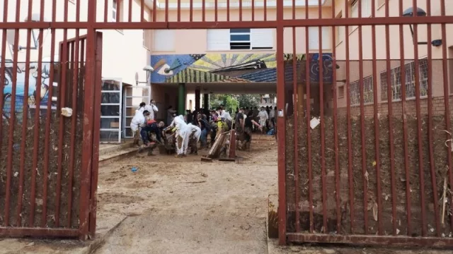 ‘Adopta un Colegio’, la iniciativa que nace para recuperar la educación de las zonas afectadas por la DANA