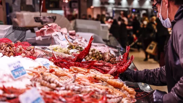 Los precios de los alimentos navideños se disparan un 12,3% (impulsado por percebes, almejas y merluza)