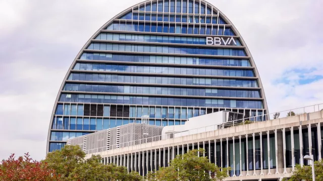 BBVA encara 2025 marcado por la OPA que busca lanzar sobre Sabadell