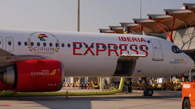 Iberia Express se mantiene como la aerolínea 'low cost' líder en Barajas (con 7,7 millones de pasajeros en 2024)