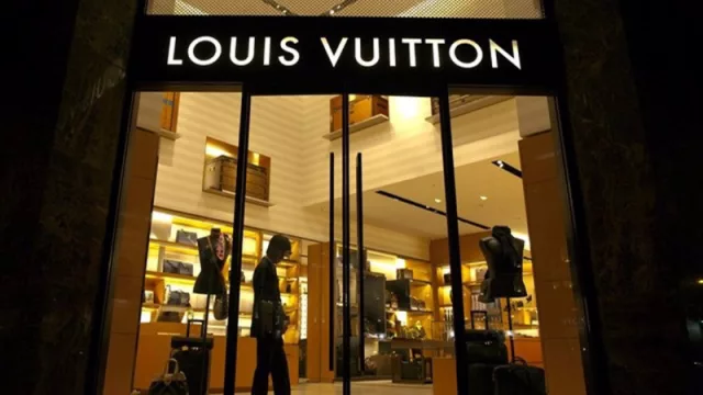 LVMH gana 12.550 millones en 2024, un 17,3% menos ante el "entorno incierto", pero repartirá dividendo