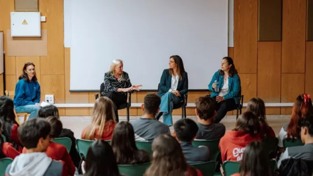 La Fundación United Way se pone como prioridad en España ayudar a cerrar la brecha de género para el sector científico y tecnológico