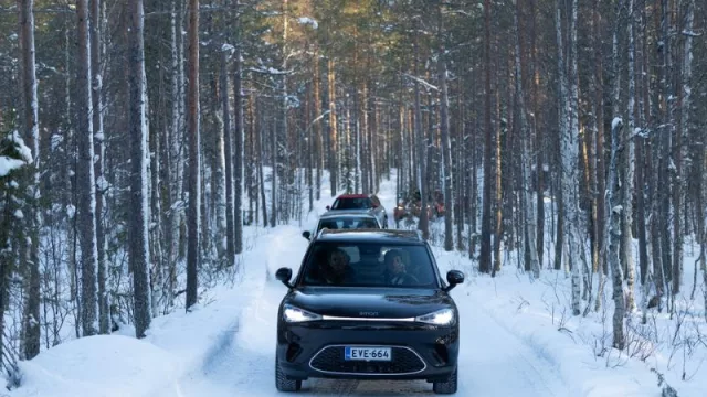 En busca de la aurora boreal: smart por las “carreteras” finlandesas con los modelos de SMART |#1 & #3 (equipados para soportar las condiciones más extremas)