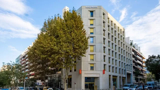 easyHotel invita a conocer la Costa Azul con una campaña de descuentos del 20% en sus tarifas