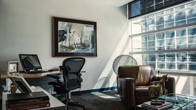 Tendencias en el entorno laboral: cómo mejorar la productividad y el confort en las empresas