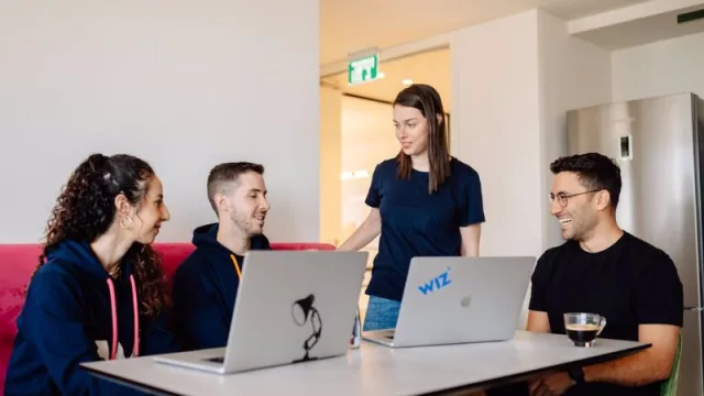 Google compra la firma de ciberseguridad Wiz por casi 30.000 millones de euros, la mayor adquisición de su historia