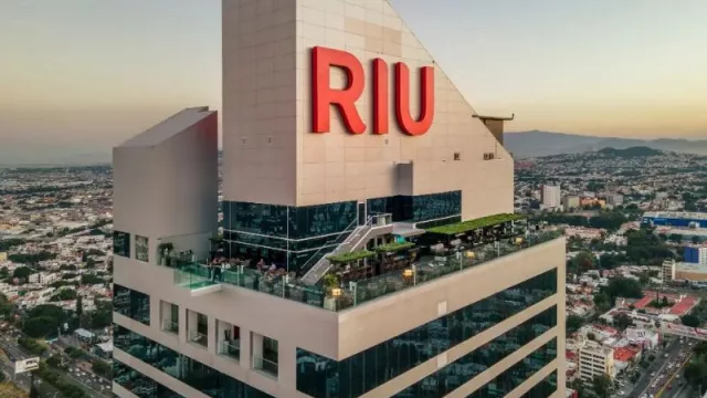 Riu inaugura una experiencia de vértigo en su nuevo 360º Rooftop de la planta 41 en uno de sus hoteles en Mexico