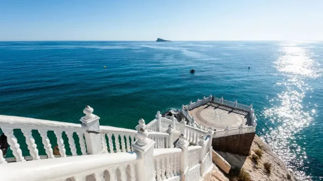 Turoperadores británicos visitan la Costa Blanca y Benidorm a través de un 'fam trip' en el que colabora Turisme Comunitat Valenciana