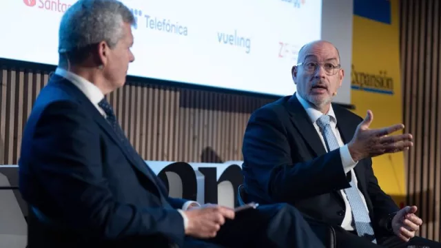 Telefónica se abre a "estudiar cualquier opción" de consolidación en España, Alemania y Reino Unido