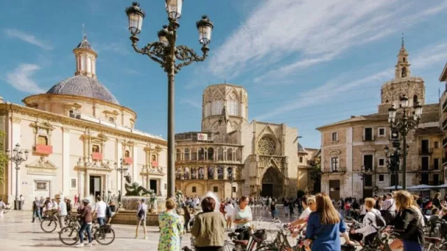 La Comunitat Valenciana lidera en febrero el crecimiento del turismo extranjero en España, con una subida superior al 15 %