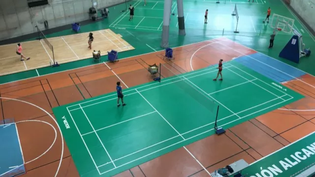 La Generalitat abre los espacios de los centros educativos a clubes deportivos y entidades socioculturales que han perdido sus instalaciones por la riada