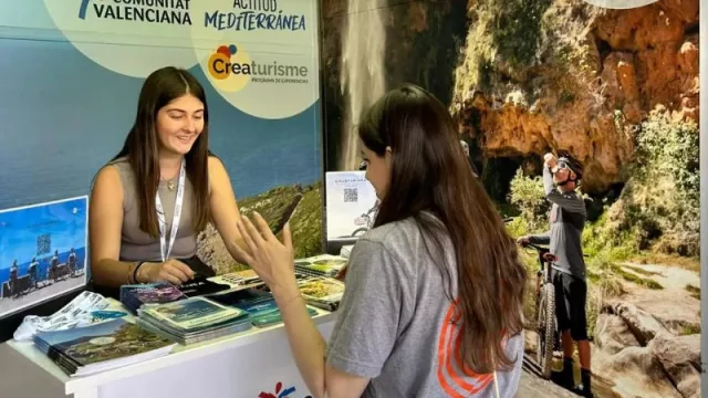 Turisme Comunitat Valenciana promociona los recursos y rutas de cicloturismo en el certamen que celebra el sector en València