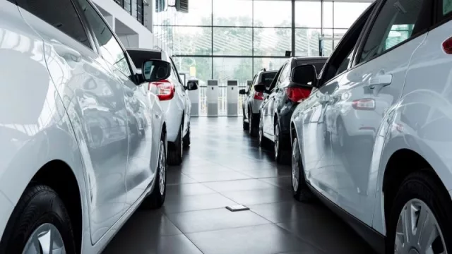 En 2024 el precio de los vehículos se ha incrementado un 5,6% mientras que los salarios han crecido un 3,1%, según InfoJobs y coches.net