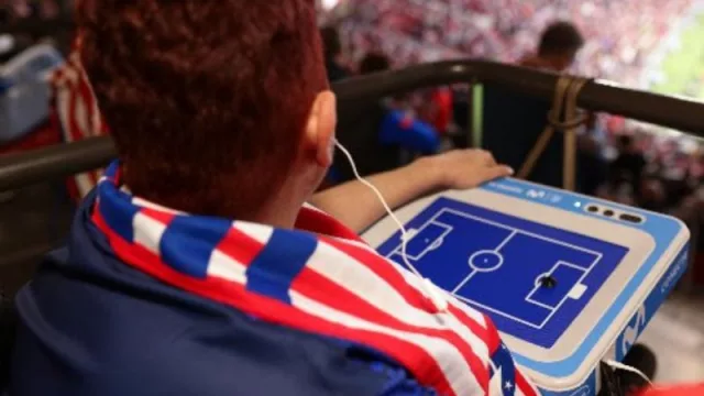Telefónica y Atlético de Madrid ofrecen una solución tecnológica pionera para aficionados con discapacidad visual