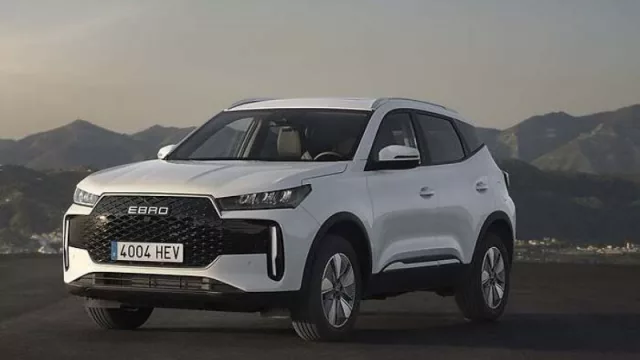 Ebro inicia las pruebas de producción del SUV híbrido s400 en su planta de Barcelona