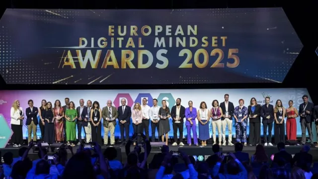 Un árbol con IA que captura CO₂ o una app sobre antecedentes criminales, entre los ganadores de los European Digital Mindset Awards 2025