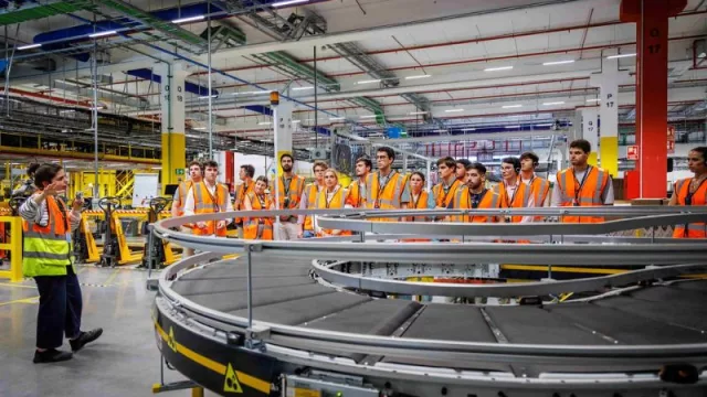 Vuelven los Amazon Tours a España: sus centros logísticos en Toledo y Barcelona se abren al público