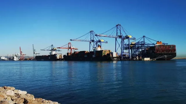 La UE acepta que EEUU imponga un arancel universal del 10%, pero quiere exenciones para sectores estratégicos